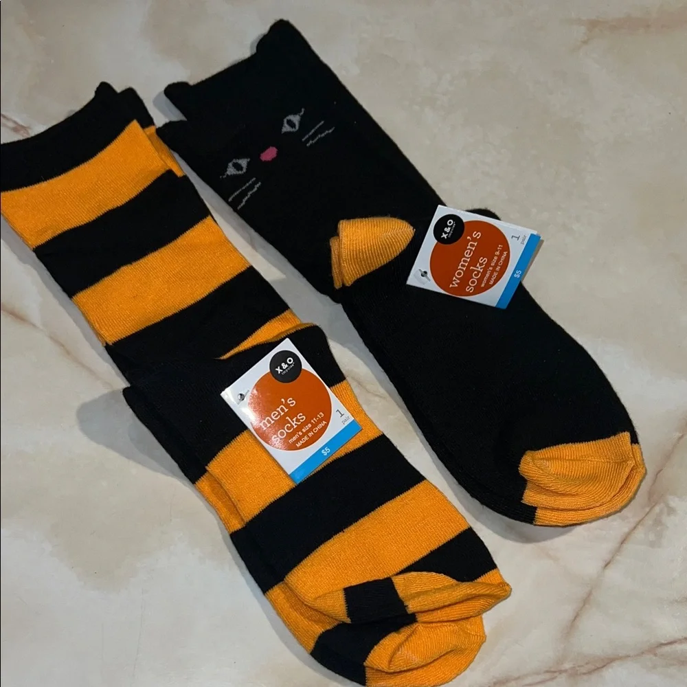 NWT 2pc Men’s & Women black and orange Halloween sock set